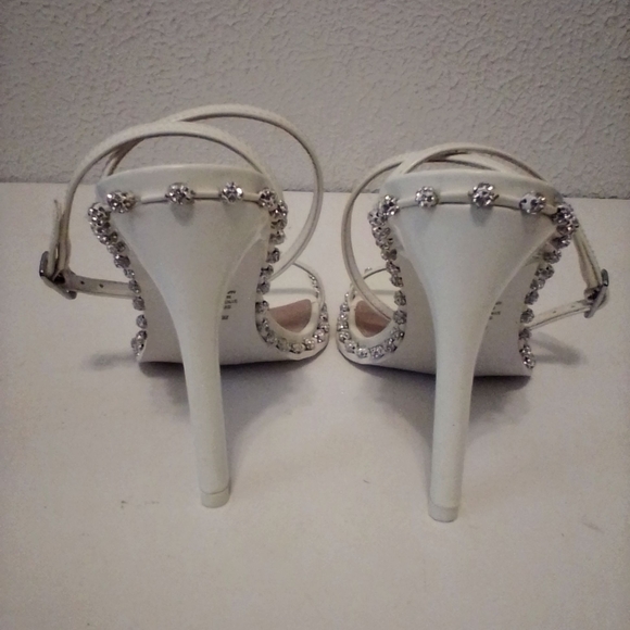 Steve Madden White Rhinestone Faux Leather Ankle Toe Strap 4 1/2" Heels sz 7.5 M - Picture 7 of 14